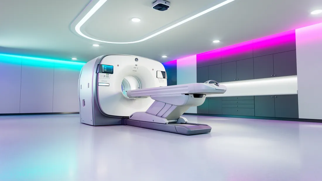 جهاز التصوير المقطعي بالإصدار البوزيتروني PET/CT لتشخيص أورام الأطفال في مركز أناضولو الطبي